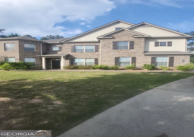 Photo 1 of Single family home for sale at 253 Aylesbury Blvd, Mcdonough, GA 30252 | MLS# 10801724 | Listing updated on 2026-09-13