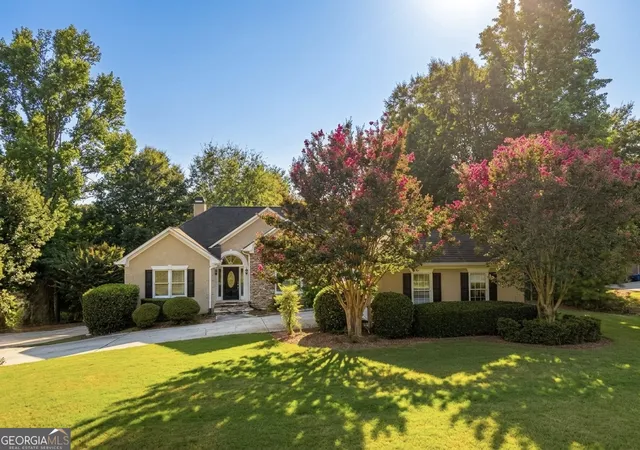 1st image of 220 Youngs Cir, Fayetteville, GA 30215 | MLS# 10806424