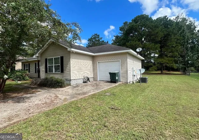 Photo 2 of Single family home for sale at 107 Westway Ct, Statesboro, GA 30461 | MLS# 10836458 | Listing updated on 2026-09-14