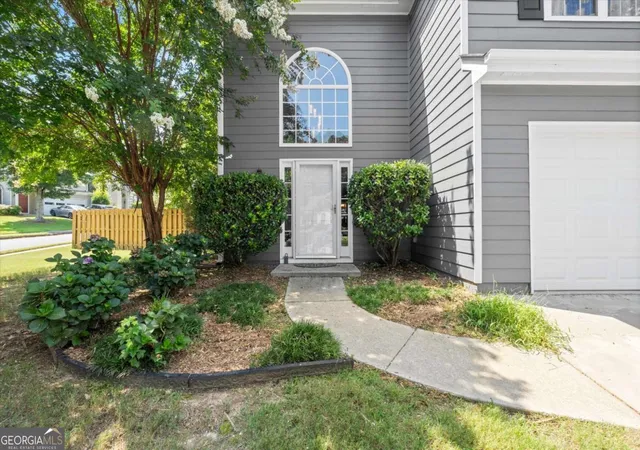 Photo 3 of Sale Pending at 3490 Parkbrooke Ln, Duluth, GA 30096 | MLS# 10817230 | Listing updated on 2026-09-09