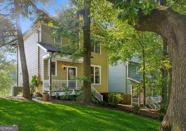 3rd image of 941 Tilden St Nw, Atlanta, GA 30318 | MLS# 10815787