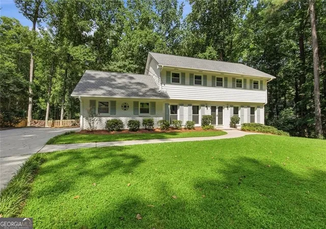 Photo 2 of Single family home for sale at 4622 Kings Dl Rd, Atlanta, GA 30338 | MLS# 10825116 | Listing updated on 2026-09-12