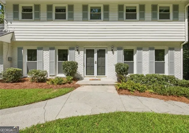 Photo 2 of Single family home for sale at 4622 Kings Dl Rd, Atlanta, GA 30338 | MLS# 10825116 | Listing updated on 2026-09-12