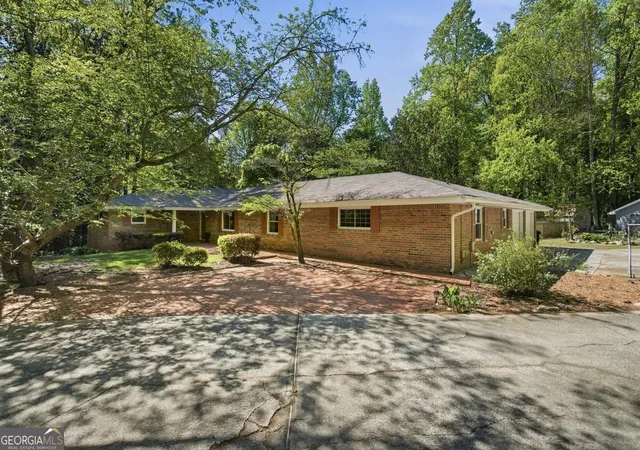 Photo 3 of Single family home for sale at 2907 Glad Dale Dr Se, Conyers, GA 30094 | MLS# 10832980 | Listing updated on 2026-09-11