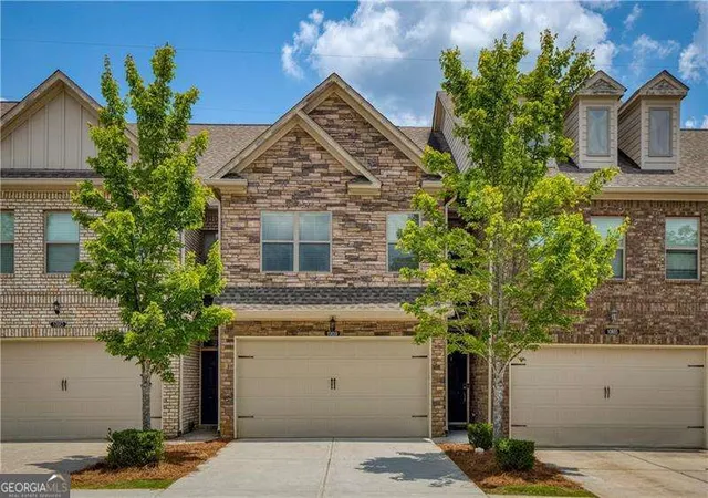 Homes for sale in Johns Creek, GA | 10659 Naramore Ln, Johns Creek, GA 30022 | MLS# 10798226