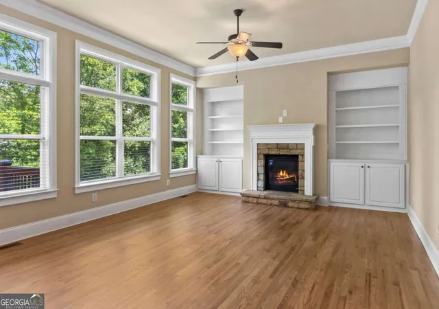 Photo 4 of Townhouse for sale at 10421 Park Walk Point, Johns Creek, GA 30022 | MLS# 10787351 | Listing updated on 2026-09-16