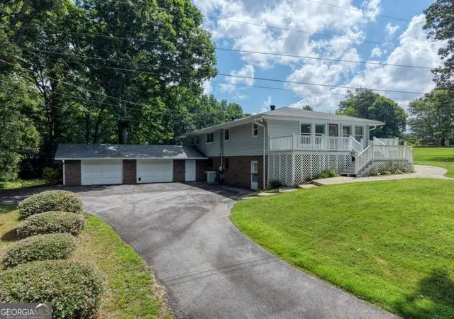 Photo 3 of Single family home for sale at 52 Farner Plott Dr, Blairsville, GA 30512 | MLS# 10798165 | Listing updated on 2026-09-18