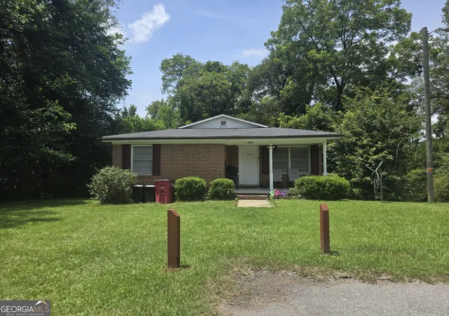 Photo 3 of Single family home for sale at 1818 Kinder Kare Dr, Macon, GA 31217 | MLS# 10818428 | Listing updated on 2026-09-11