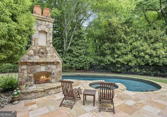 Photo 3 of Mansion for sale at 2000 Lancaster Sq, Roswell, GA 30076 | MLS# 10832729 | Listing updated on 2026-09-18