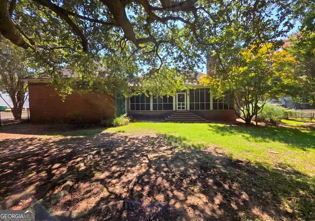 Photo 4 of Single family home for sale at 2109 Cumberland Ln, Albany, GA 31721 | MLS# 10831963 | Listing updated on 2026-09-06
