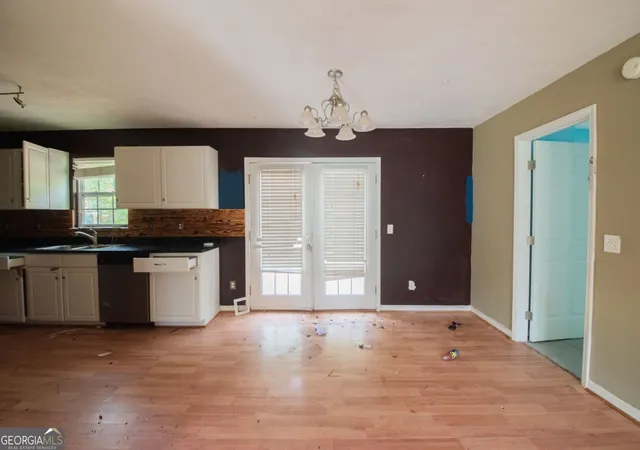 Photo 3 of Sale Pending at 704 S May St, Kingsland, GA 31548 | MLS# 10823328 | Listing updated on 2026-10-02