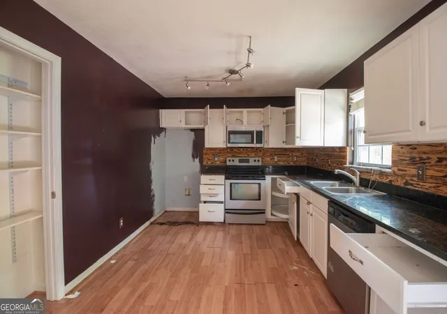Photo 3 of Sale Pending at 704 S May St, Kingsland, GA 31548 | MLS# 10823328 | Listing updated on 2026-10-02