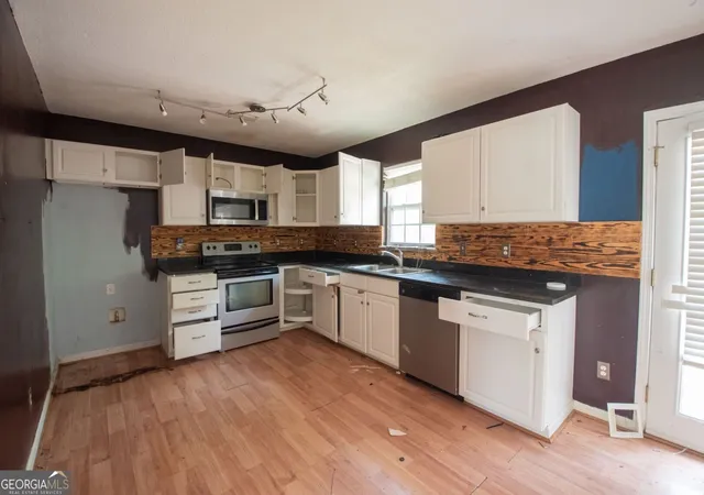 Photo 4 of Sale Pending at 704 S May St, Kingsland, GA 31548 | MLS# 10823328 | Listing updated on 2026-10-02
