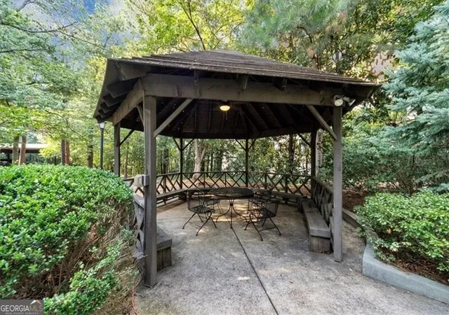 2nd image of 3060 Pharr Ct N Nw, Atlanta, GA 30305