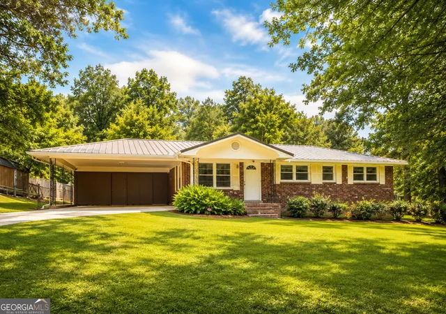 Photo 1 of Single family home for sale at 203 Briarwood Dr, Dallas, GA 30132 | MLS# 10835053 | Listing updated on 2026-09-11