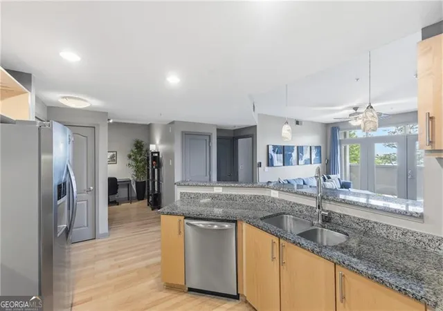 5th image of 390 17Th St Nw #4053, Atlanta, GA 30363 | MLS# 10737075