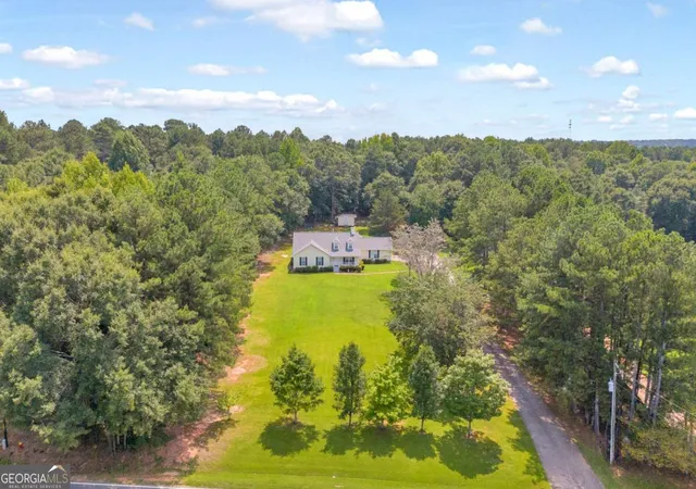 2nd image of 1102 Carl Bethlehem Rd, Winder, GA 30680 | MLS# 10816140