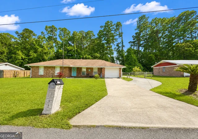 2nd image of 304 Floyd St, Hinesville, GA 31313 | MLS# 10816313