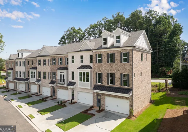 Photo 2 of Townhouse for sale at 2733 Hallwood Ln, Suwanee, GA 30024 | MLS# 10806046 | Listing updated on 2026-09-20