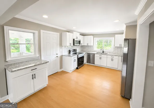 2nd image of 481 Hammond Dr, Sandy Springs, GA 30328 | MLS# 10787261