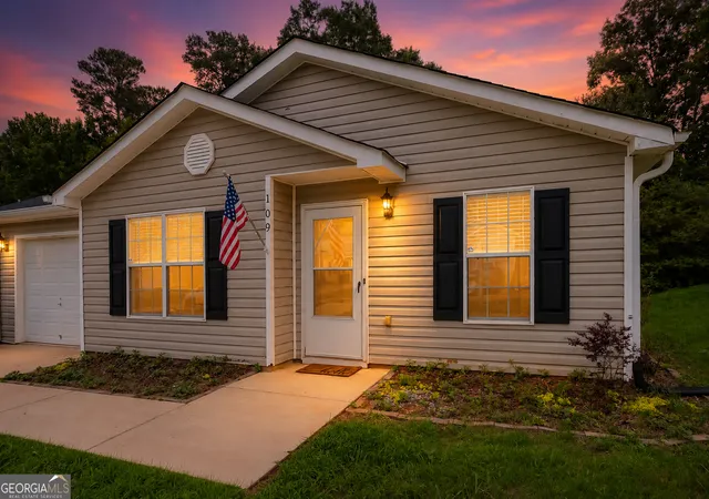 Homes for sale in Barnesville, GA | 109 Ashley Oaks Dr, Barnesville, GA 30204 | MLS# 10777042