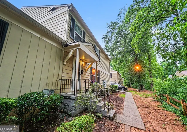 2nd image of 1345 Old Coach Rd Sw #15, Marietta, GA 30008 | MLS# 10809826