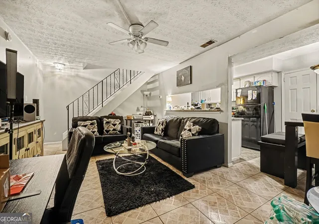 5th image of 1345 Old Coach Rd SW, Marietta, GA 30008