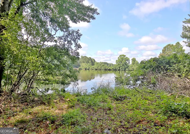 1st image of 121 Lakeside Dr, Peachtree City, GA 30269 | MLS# 10798283