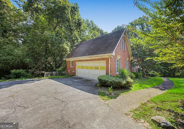 Photo 2 of Single family home for sale at 2622 Travois Way Sw, Lilburn, GA 30047 | MLS# 10836765 | Listing updated on 2026-09-14