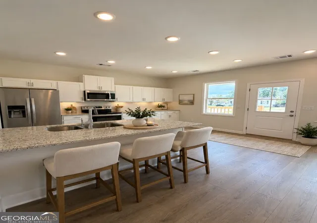 Photo 2 of Single family home for sale at 14 Lake Shore Loop, Augusta, GA 30904 | MLS# 10772554 | Listing updated on 2026-09-09