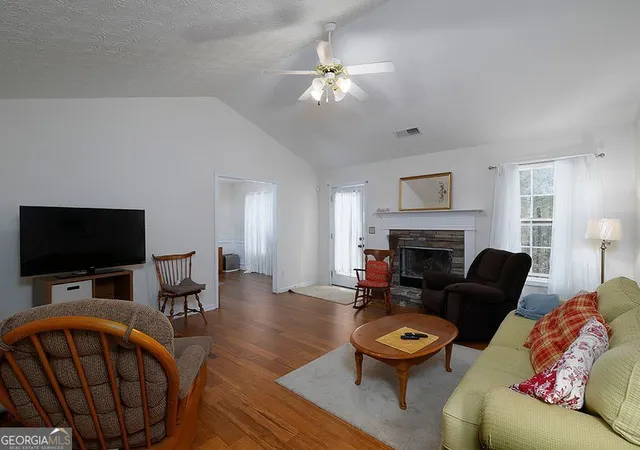 4th image of 55 Dearing Woods Bnd, Covington, GA 30014 | MLS# 10796078