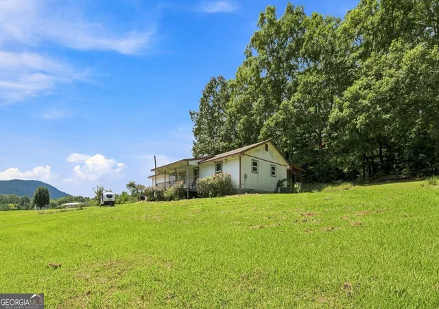 Photo 3 of Single family home for sale at 2820 Quarles Rd, Rocky Face, GA 30740 | MLS# 10827047 | Listing updated on 2026-08-30