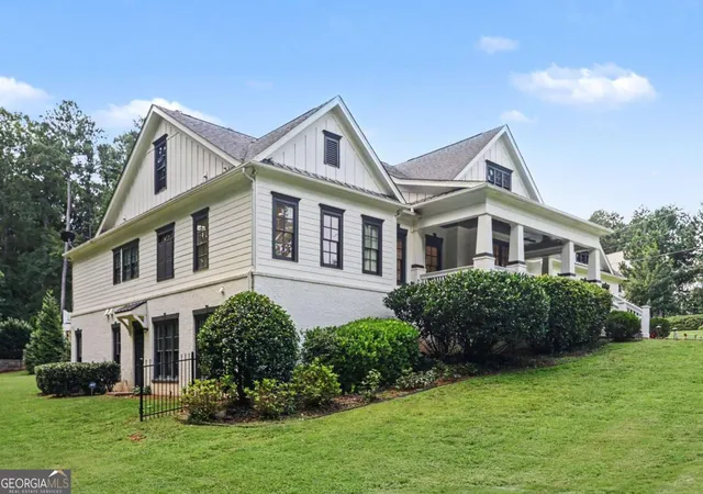 Photo 2 of Mansion for sale at 365 Saint Marys Ln Nw, Marietta, GA 30064 | MLS# 10828491 | Listing updated on 2026-09-24
