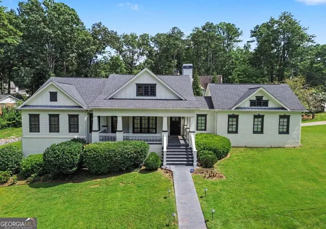 Photo 3 of Mansion for sale at 365 Saint Marys Ln Nw, Marietta, GA 30064 | MLS# 10828491 | Listing updated on 2026-09-24