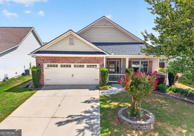 Single family home for sale at 4814 Lost Crk Dr, Gainesville, GA 30504 | MLS# 10819436