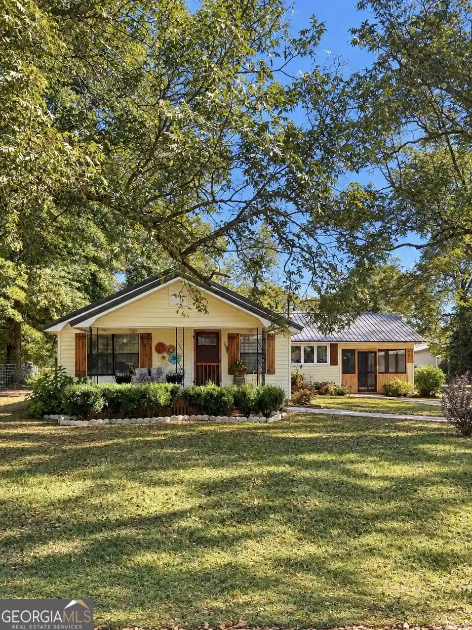 Single family home for sale at 184 Pine St, Gordon, GA 31031 | MLS# 10854638