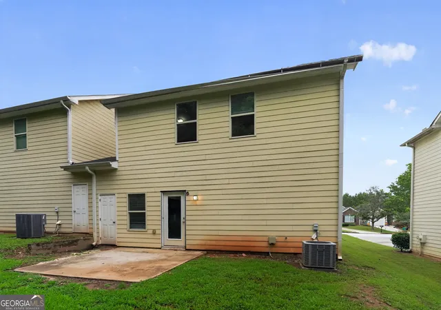 Photo 3 of Single family home for sale at 6381 Shadow Sq, Lithonia, GA 30058 | MLS# 10759794 | Listing updated on 2026-10-09