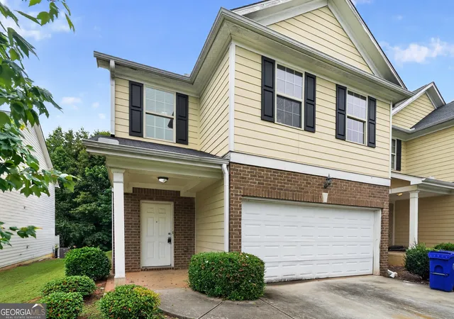 Photo 3 of Single family home for sale at 6381 Shadow Sq, Lithonia, GA 30058 | MLS# 10759794 | Listing updated on 2026-10-09