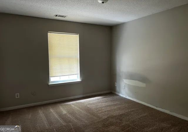 Photo 4 of Single family home for sale at 117 Meadow Ct, Fairburn, GA 30213 | MLS# 10828316 | Listing updated on 2026-09-17