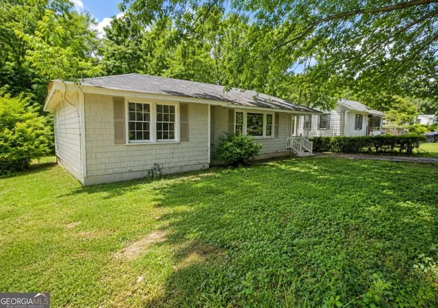 Photo 14 of Sale Pending at 2235 Burroughs Ave Se, Atlanta, GA 30315 | MLS# 10808207 | Listing updated on 2026-09-09