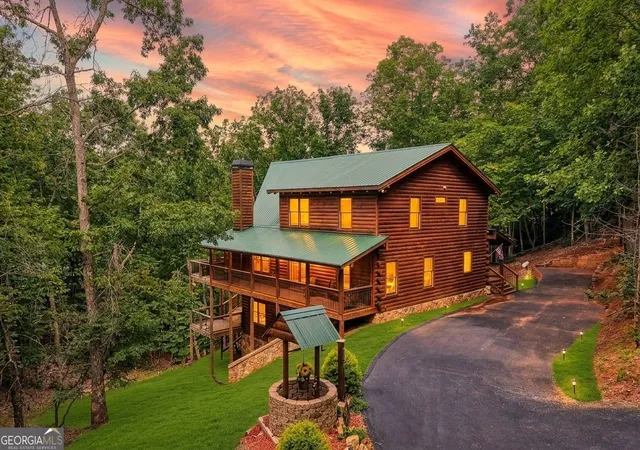 2nd image of 462 Ranch Mountain Dr, Dahlonega, GA 30533 | MLS# 10821315