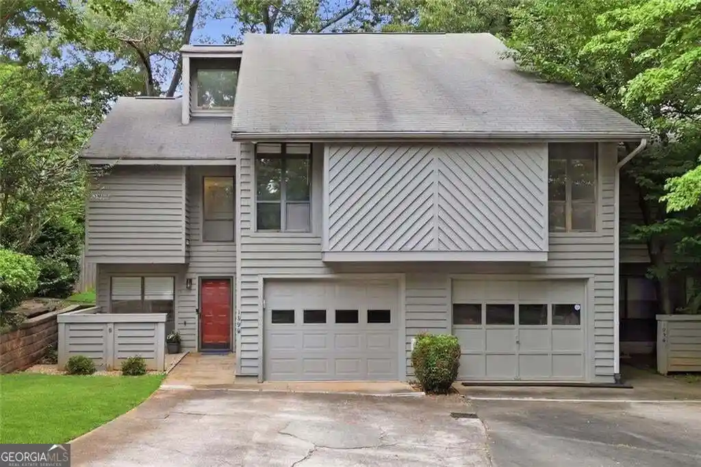 Townhouse for sale at 1098 Creatwood Pl SE, Smyrna, GA 30080 | MLS# 10857807