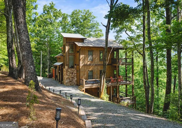 Photo 3 of Single family home for sale at 114 Amy Crk Cir, Ellijay, GA 30540 | MLS# 10772608 | Listing updated on 2026-10-16