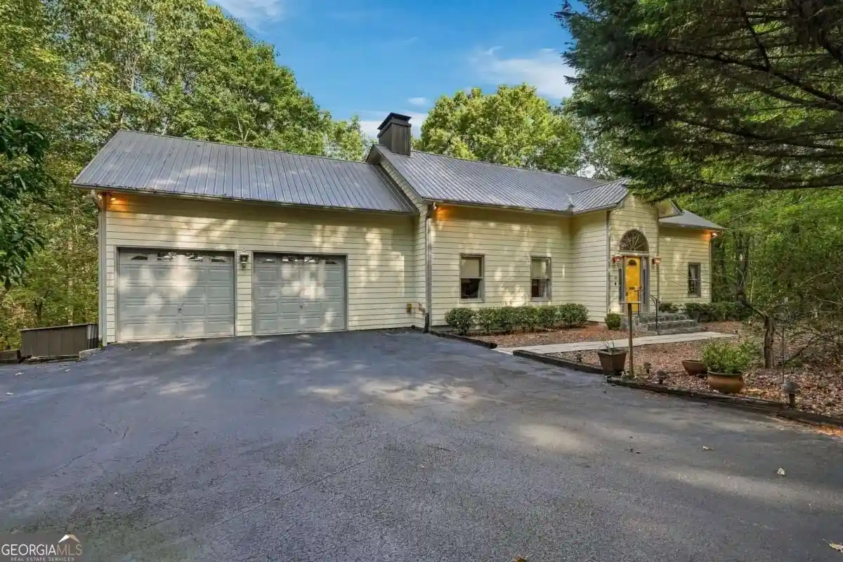 Photo 1 of Single family home for sale at 718 Ben Higgins Rd, Dahlonega, GA 30533 | MLS# 10857951 | Listing updated on 2026-10-16