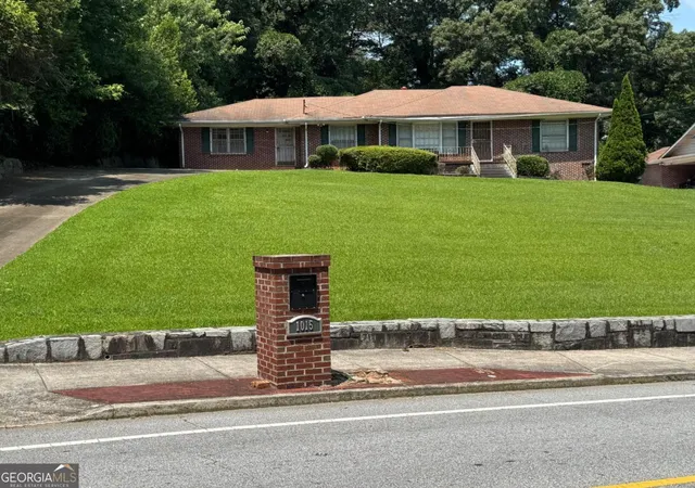Photo 2 of Single family home for sale at 1015 Lynhurst Dr Sw, Atlanta, GA 30311 | MLS# 10795589 | Listing updated on 2026-07-13