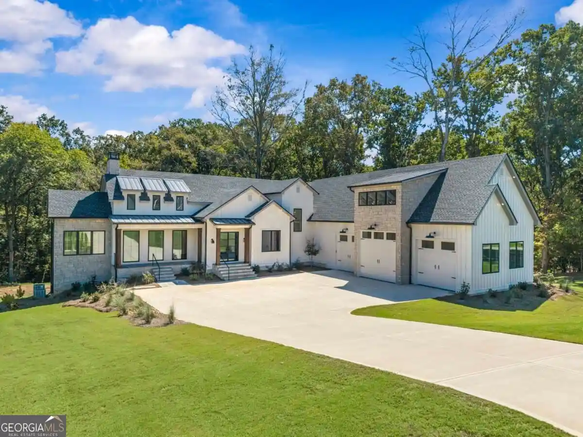 Photo 1 of Mansion for sale at 1110 Sunset Blf, Greensboro, GA 30642 | MLS# 10855460 | Listing updated on 2026-10-17