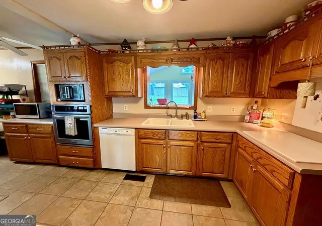 Single family home for sale at 57 Lakeside Dr, Tifton, GA 31793 | MLS# 10810326 | Listing updated on 2026-09-12