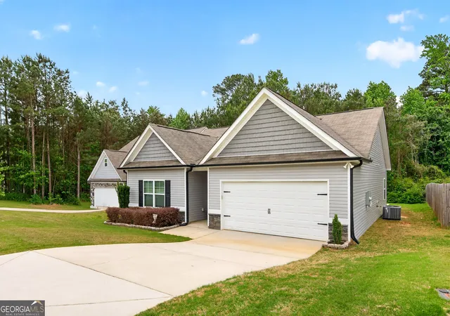 Homes for sale in Grantville, GA | 55 Hill Top Cir, Grantville, GA 30220 | MLS# 10737093