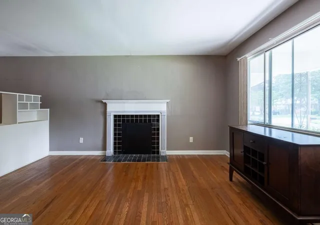 3rd image of 111 Chappell Rd Sw, Atlanta, GA 30314 | MLS# 10815491