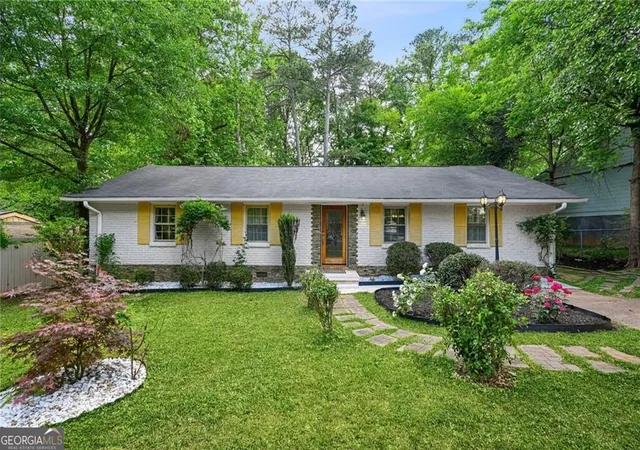 Photo 1 of Single family home for sale at 2570 Spring Dr Se, Smyrna, GA 30080 | MLS# 10830568 | Listing updated on 2026-09-18